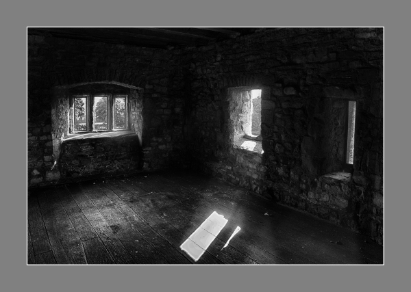 Luces del Interior del castillo de Cardiff, Gales